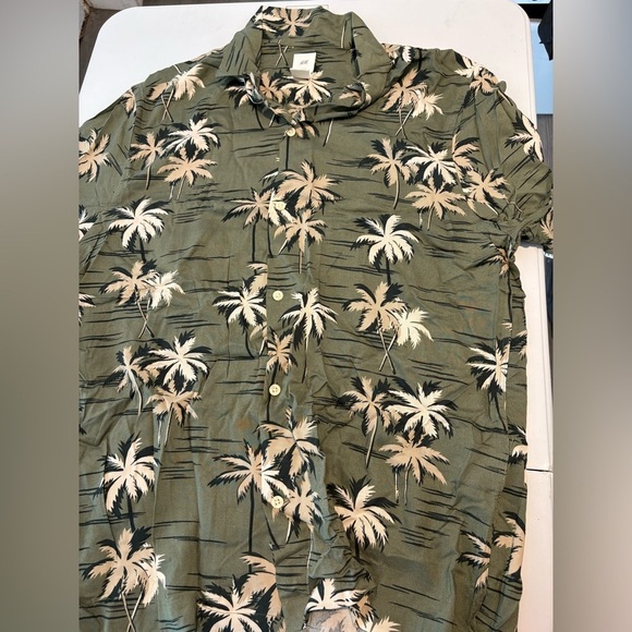 H&M Printed Shirt Size-M - Picture 8 of 9